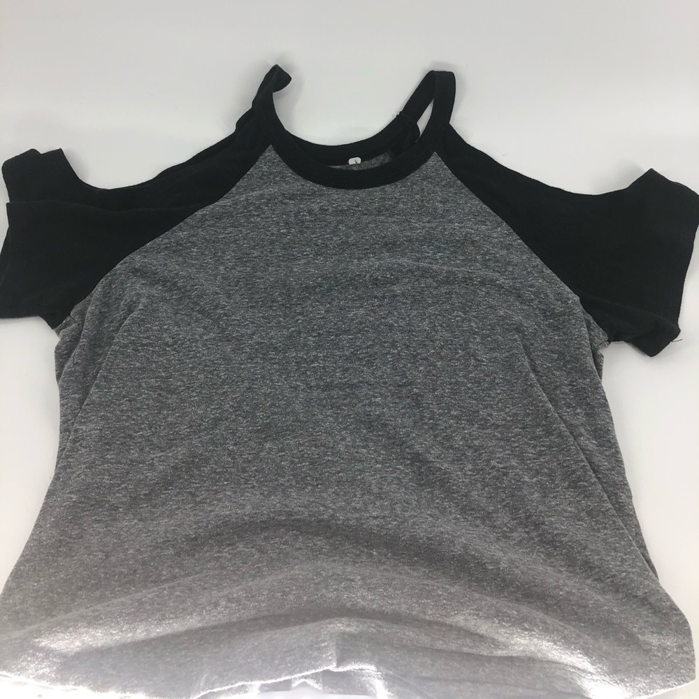 gray and black cold shoulder top size m